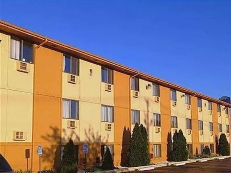 Hotel Super 8 By Wyndham Benton Harbor St Joseph Exterior foto