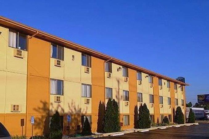 Hotel Super 8 By Wyndham Benton Harbor St Joseph Exterior foto